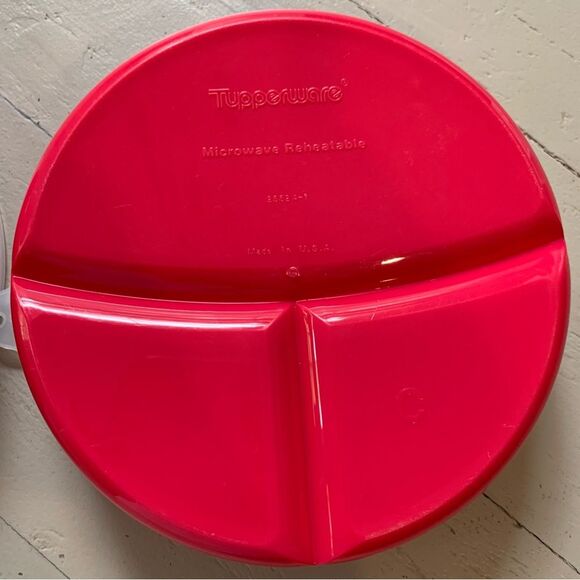 Tupperware set of 2 pink Munchkids divided plate with lids snack lunch school - Picture 5 of 11